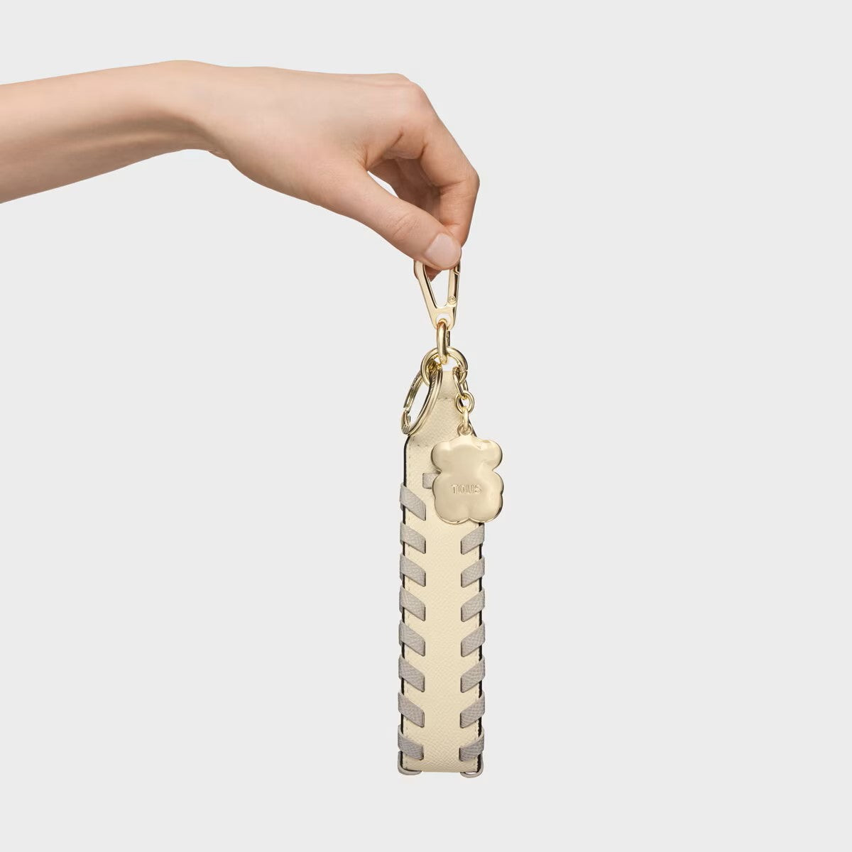 Llavero Tous  beige y gris Ribbon Braid
