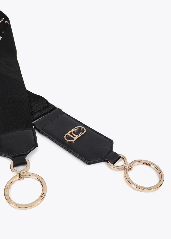 Asa bolso Lola Casademunt tachas metalizadas con logo