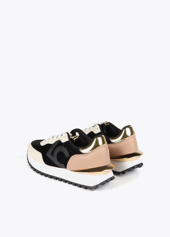 Deportivas Lola Casademunt detalles dorado negro espejo metal
