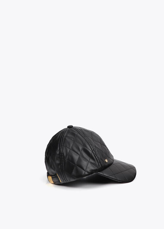 Gorra Lola Casademunt efecto piel negro
