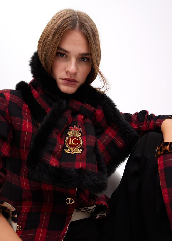 Bufanda Lola Casademunt doble cara tartan y efecto pelo ROJO-NEGRO
