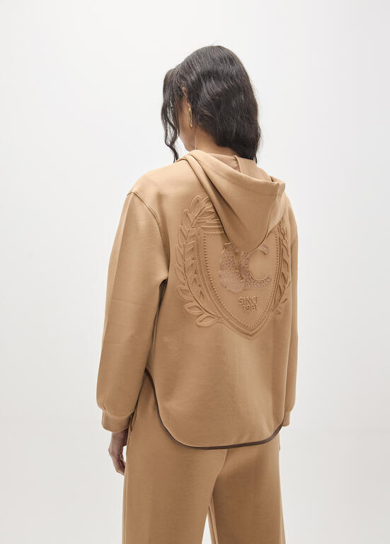 Sudadera Lola Casademunt abierta bolsillo efecto piel con en el delantero y maxi parche en CAMEL