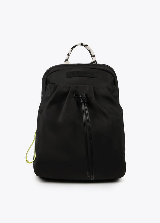 Mochila Lola Casademunt negra de nylon con detalles en efecto piel y tiradores flúor