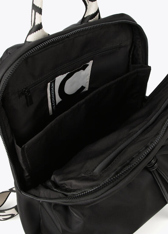 Mochila Lola Casademunt negra de nylon con detalles en efecto piel y tiradores flúor