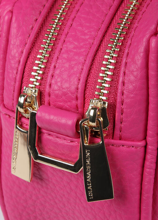 Bolso Lola Casademunt asas trenzadas efecto piel granulada fucsia