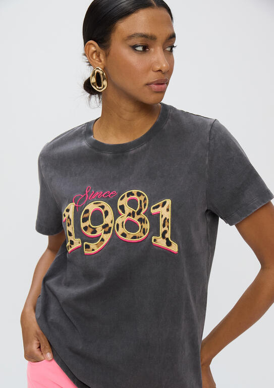 Camiseta Lola Casademunt 1981 Gris Oscuro