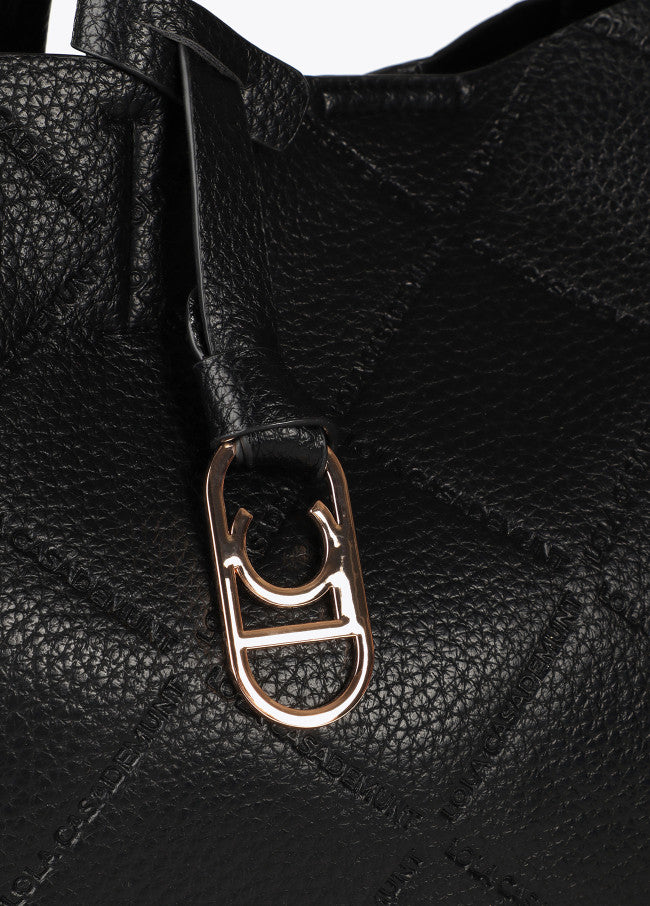 Bolso Lola Casademunt Shopper efecto piel monograma rombos logo ovalado colgante