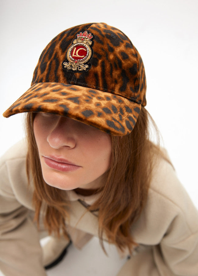 Gorra Lola Casademunt animal print