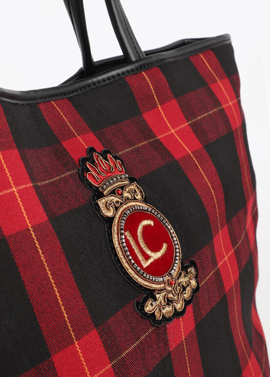 Bolso Lola Casademunt Shopper cuadros con parche escudo ROJO-NEGRO