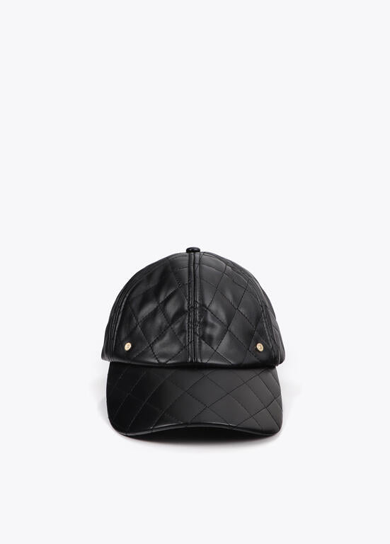 Gorra Lola Casademunt efecto piel negro