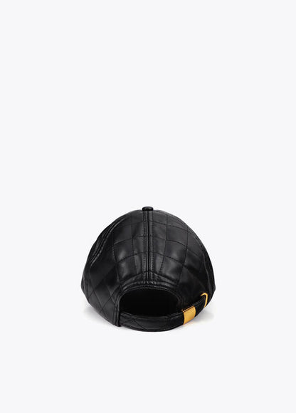 Gorra Lola Casademunt efecto piel negro