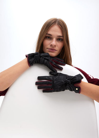 Guante Lola Casademunt efecto piel con lazo Nego-Rojo