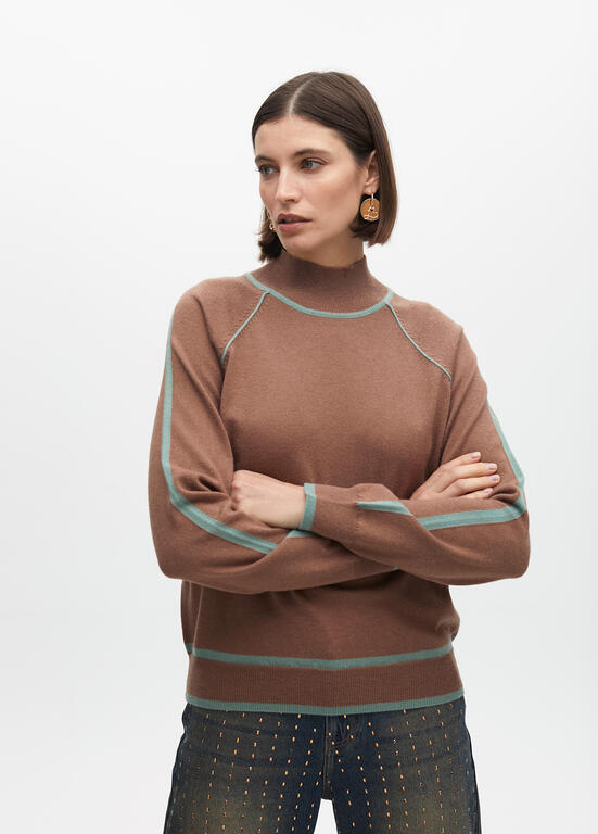 Jersey Lola Casademunt cuello alto detalle ribetes Marrón-Azul