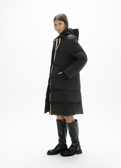 ANORAK LARGO CON CAPUCHA CIRCULAR NEGRO - LOLA CASADEMUNT