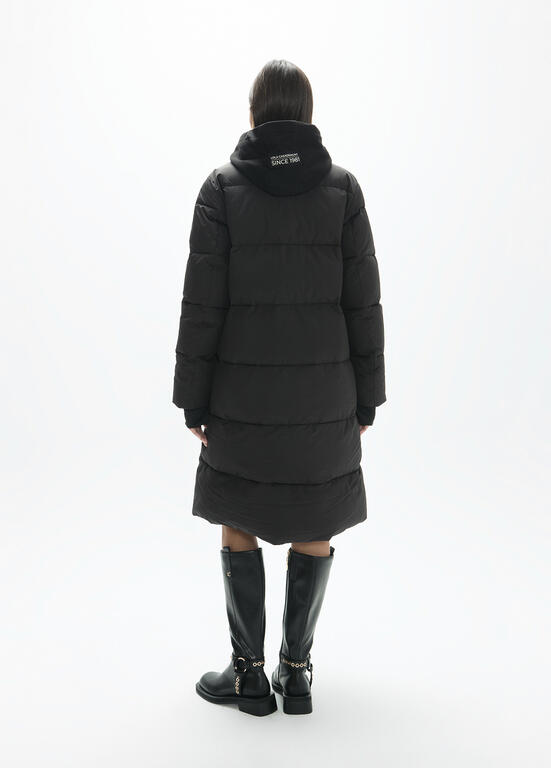 ANORAK LARGO CON CAPUCHA CIRCULAR NEGRO - LOLA CASADEMUNT