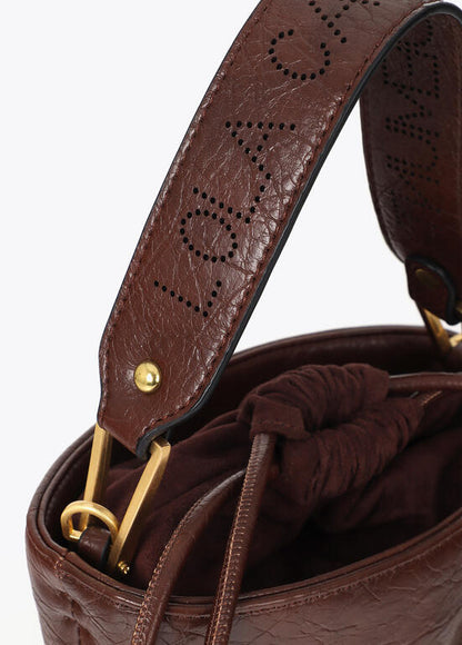 Bolso Lola Casademunt bombonera efecto piel textura asa troquelada MARRÓN
