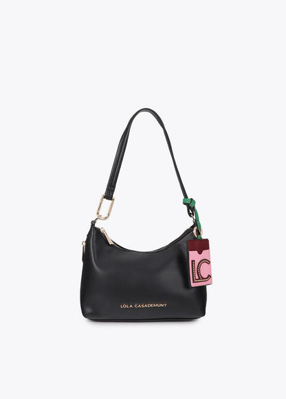 Bandolera Lola Casademunt efecto piel con colgante a contraste NEGRO