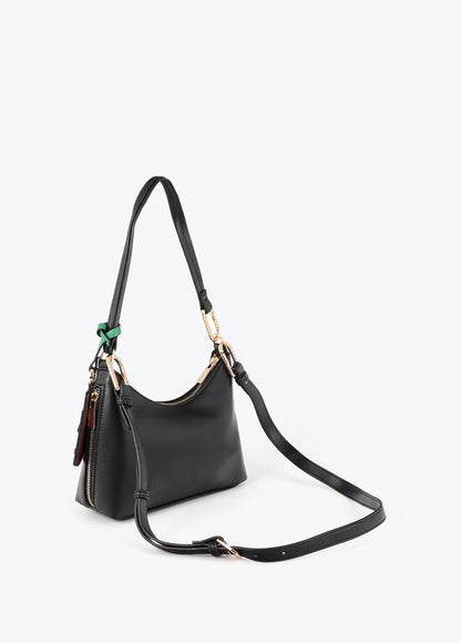 Bandolera Lola Casademunt efecto piel con colgante a contraste NEGRO