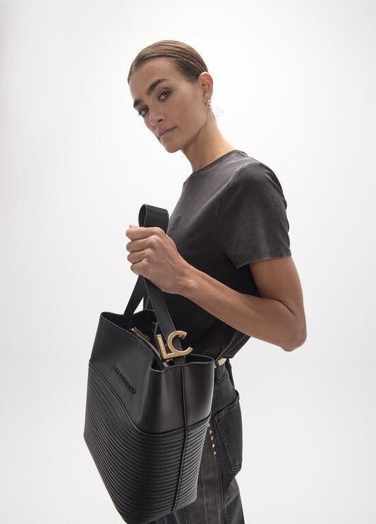 Bolso Lola Casademunt Shopper efecto piel rayas acolchadas y detalle bola metálica NEGRO