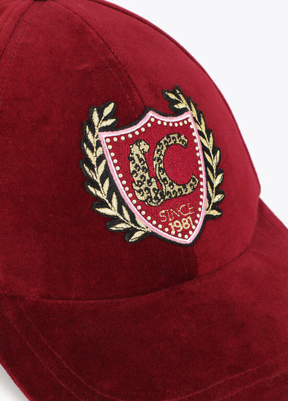 Gorra Lola Casademunt en terciopelo con detalle de parche LC VINO