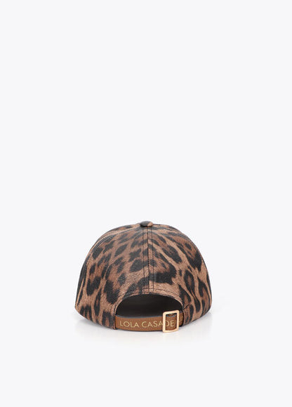 Gorra Lola Casademunt combinada en estampado en animal print y ecopiel