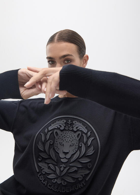 Jersey Lola Casademunt rosco embossed NEGRO