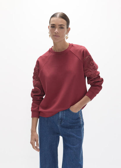 Sudadera Lola Casademunt manga raglan cuello caja bordado de flores en ambos brazos VINO