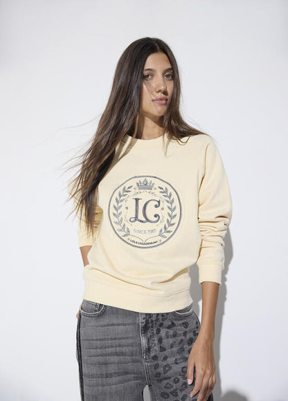 Sudadera Lola Casademunt manga raglan cuello caja, parche LC en el delantero CRUDO