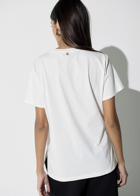 Camiseta Lola Casademunt cuello caja, fit con aberturas laterales, diseño rosco BLANCO
