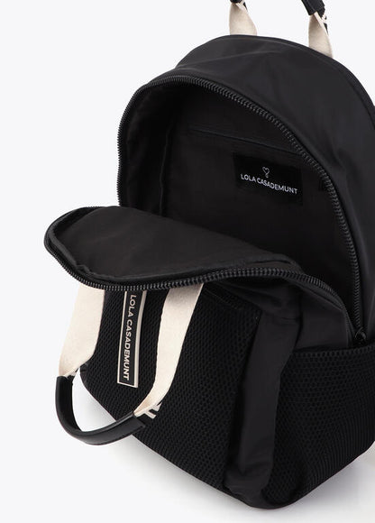 Mochila Lola Casademunt negra de nylon