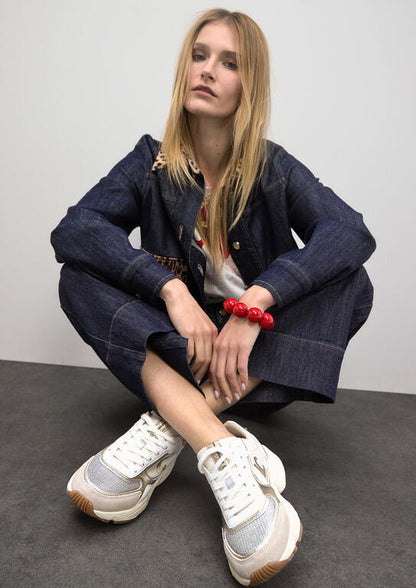 Deportivas Lola Casademunt tipo running tejidos combi detalles piel crudo metal